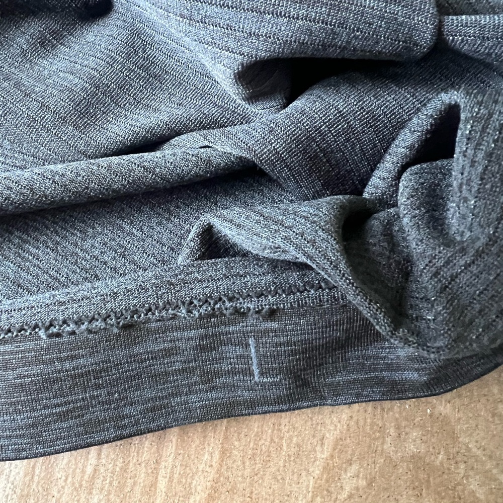 Lululemon metal vent polo L - Picture 3 of 3